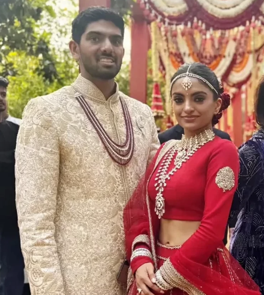 Məşhur milyarderin toyunda oxudu, bir gecədə 2 milyon dollar qazandı (FOTO)